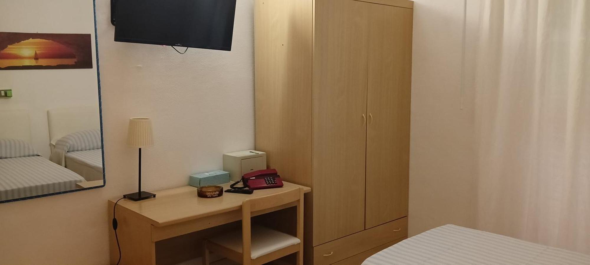 Piccolo Hotel Holiday Center 菲纳莱利古雷 外观 照片
