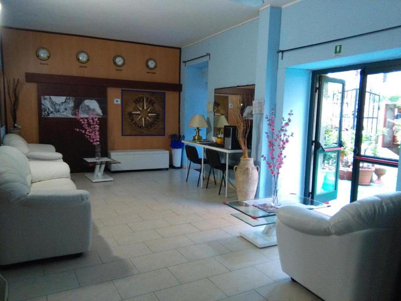 Piccolo Hotel Holiday Center 菲纳莱利古雷 外观 照片