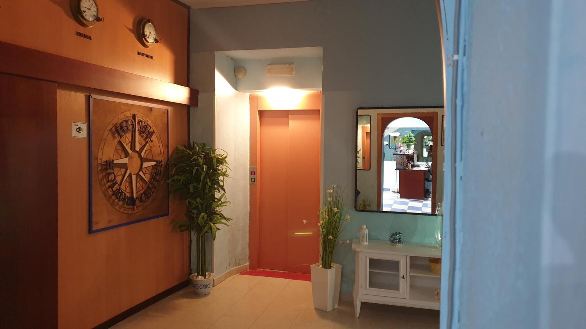 Piccolo Hotel Holiday Center 菲纳莱利古雷 外观 照片