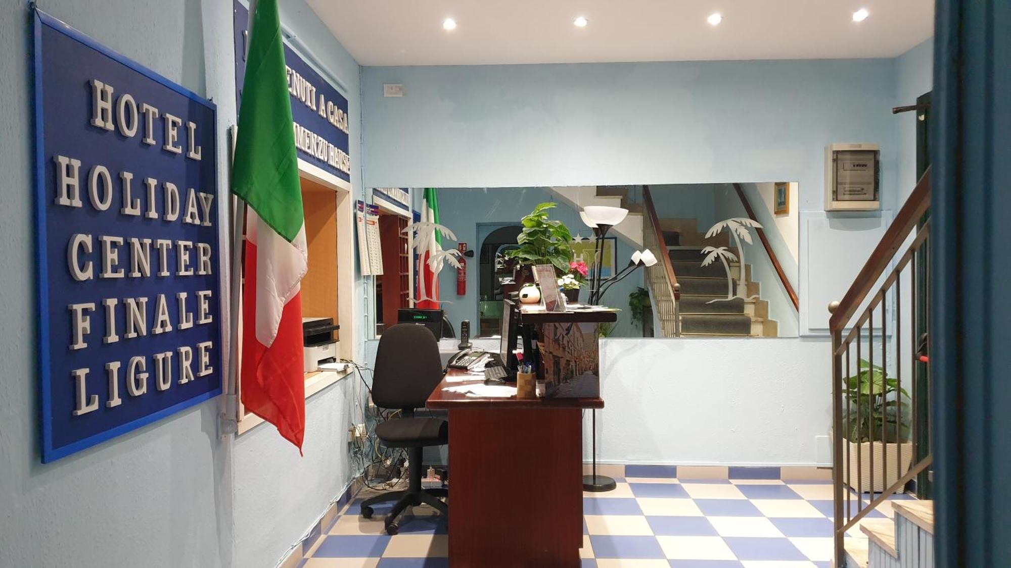 Piccolo Hotel Holiday Center 菲纳莱利古雷 外观 照片